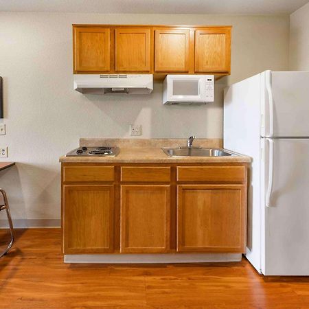 Extended Stay America Select Suites - Cleveland - Airport Екстериор снимка
