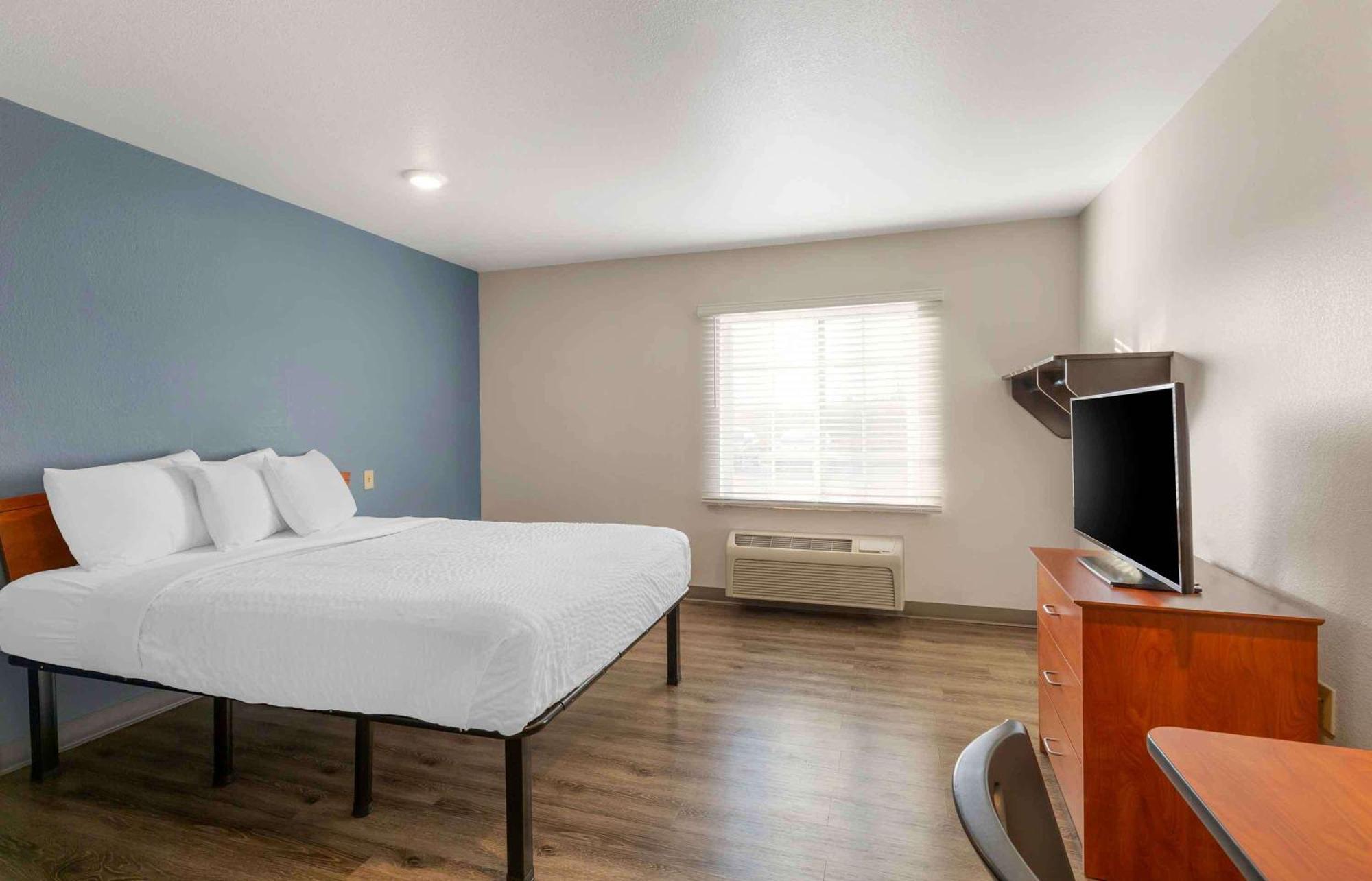 Extended Stay America Select Suites - Cleveland - Airport Екстериор снимка