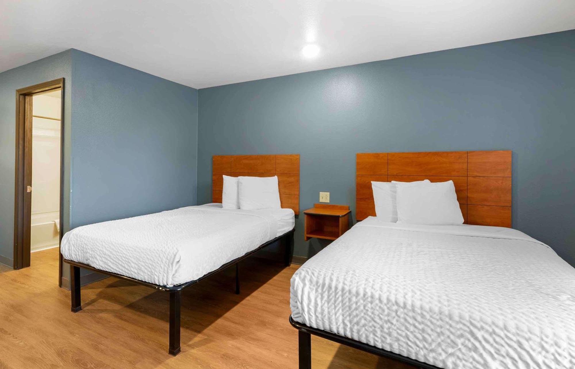 Extended Stay America Select Suites - Cleveland - Airport Екстериор снимка